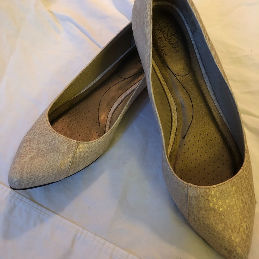 Shoes - Picture 2 of 2